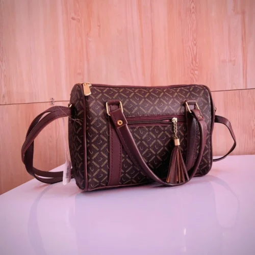 Elegant Brown Carry-On Duffle Bag - Day Dream Bags Elegant Brown Carry-On Duffle Bag - Day Dream Bags